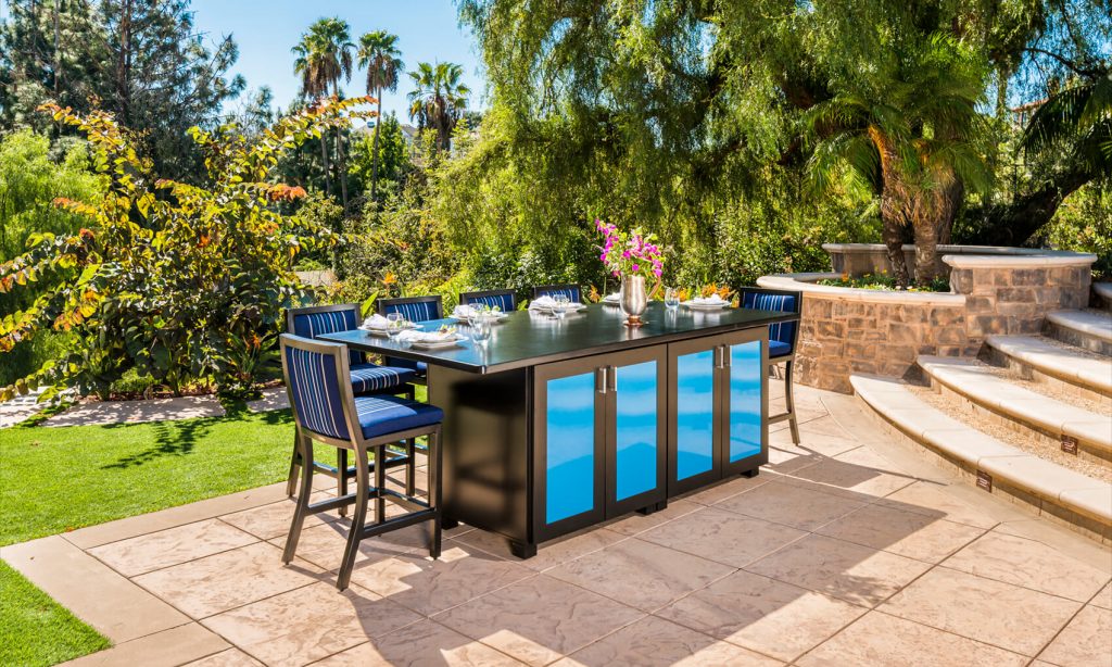 outdoorkitchens_modanōpredesignedkitchenislands_seatingisland_40m